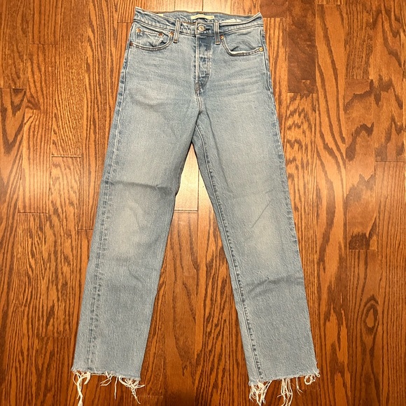 Levi Wedgie Straight Jeans - Picture 1 of 2